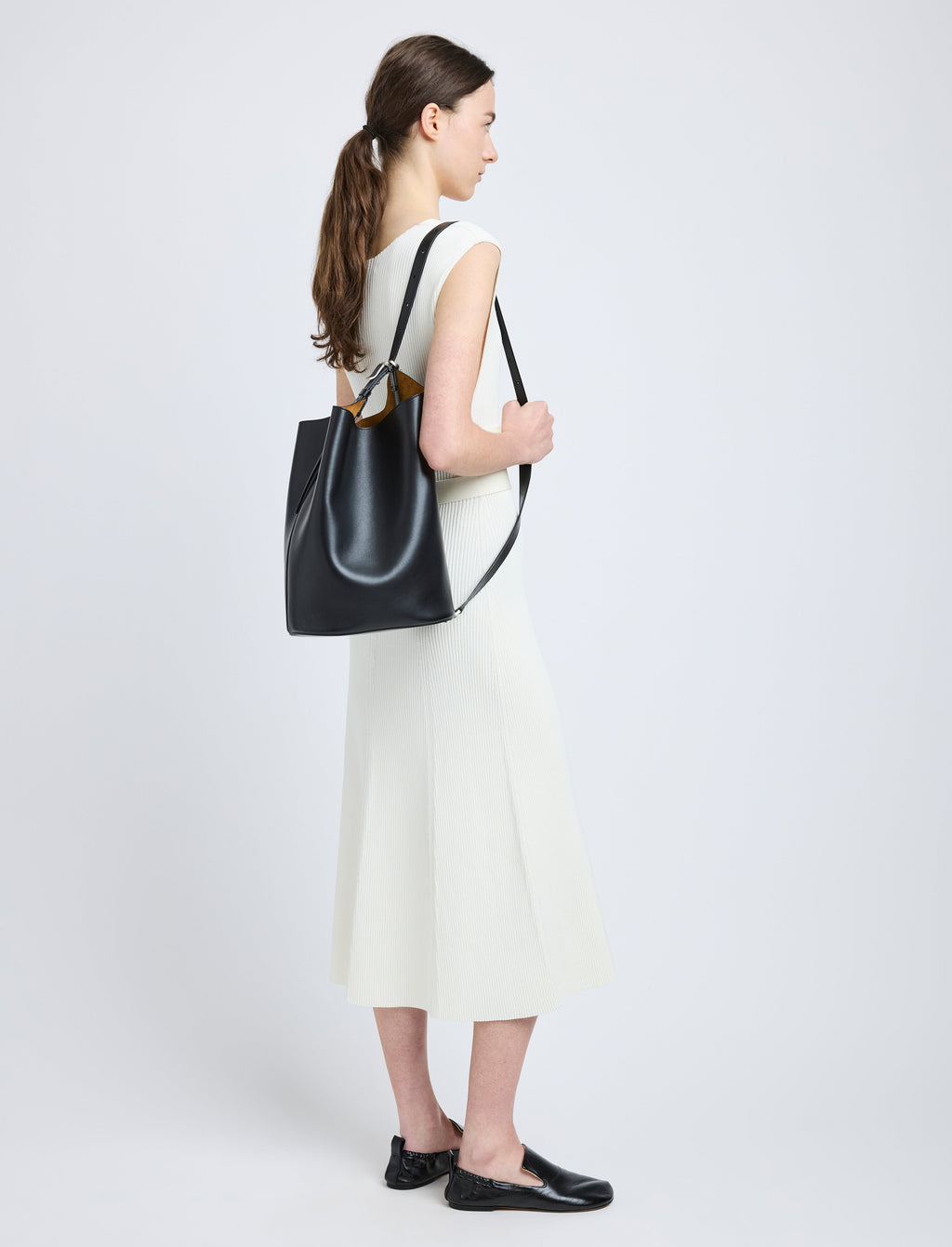 Brianna Women's Bucket Bag | Smooth Calf Leather, Versatile Crossbody Design 5